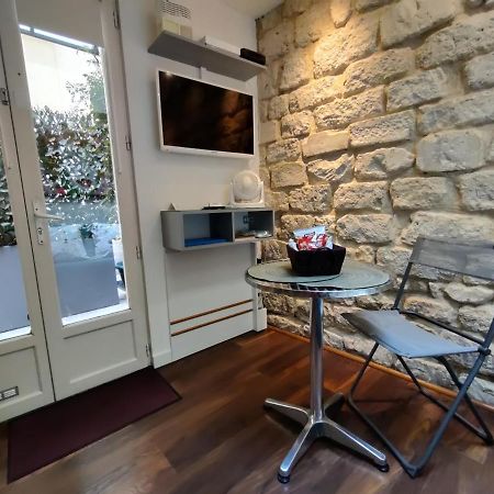 Romantic Tiny House Inside Montmartre Paryż Zewnętrze zdjęcie