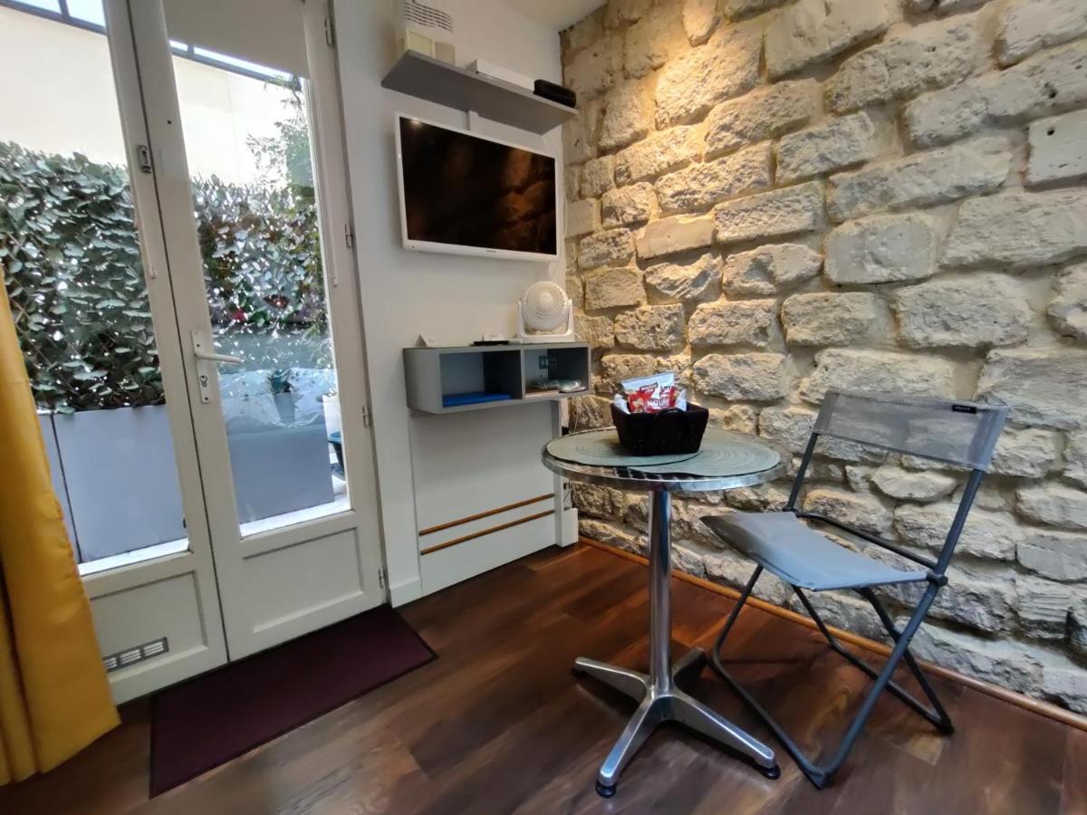 Romantic Tiny House Inside Montmartre Paryż Zewnętrze zdjęcie